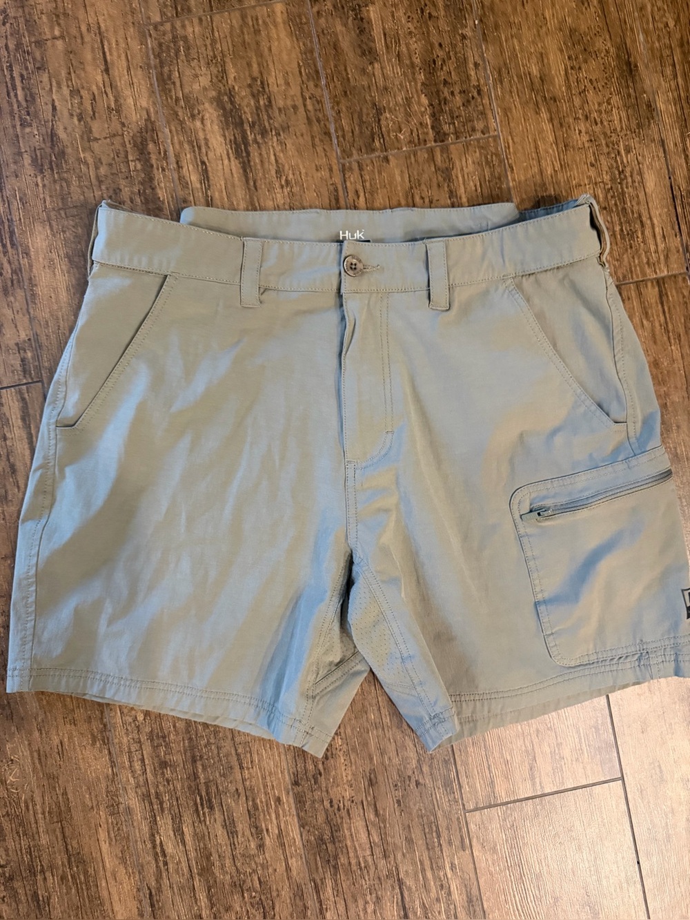 HUK Men’s shorts size XL khaki green